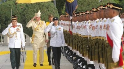 霹苏丹69岁华诞庆典  祝嘏和册封仪式江沙举行