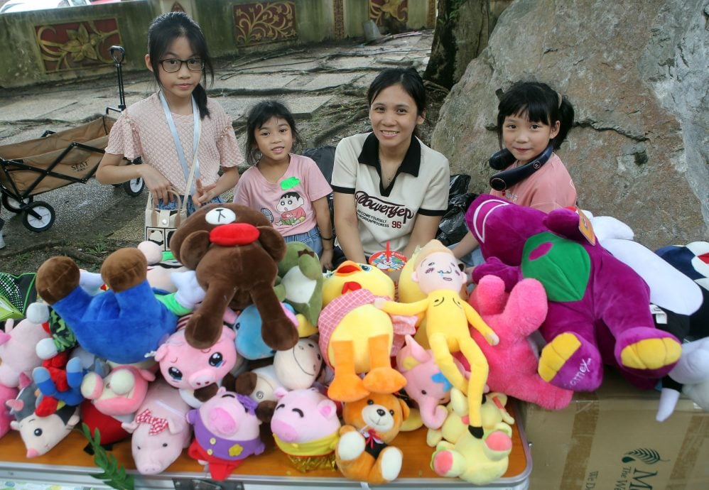 霹： 小小老板亲子市集    孩子当小老板体验买卖乐趣