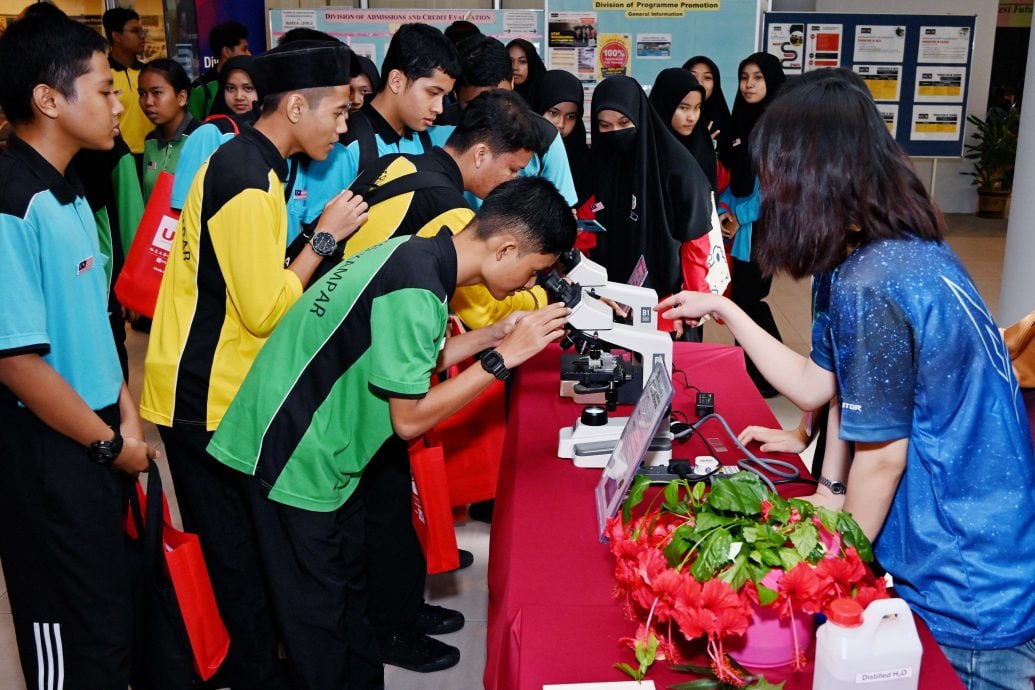 霹：学海学记|科学不再高冷 “新时代科学”激发中学生热情
