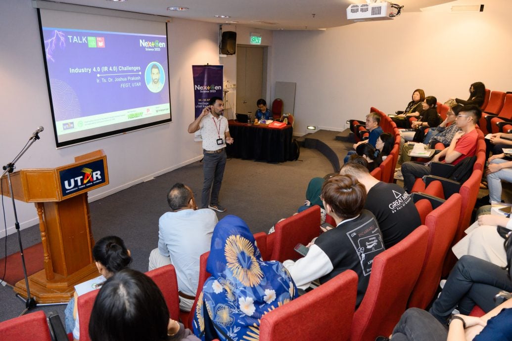 霹：学海学记|科学不再高冷 “新时代科学”激发中学生热情