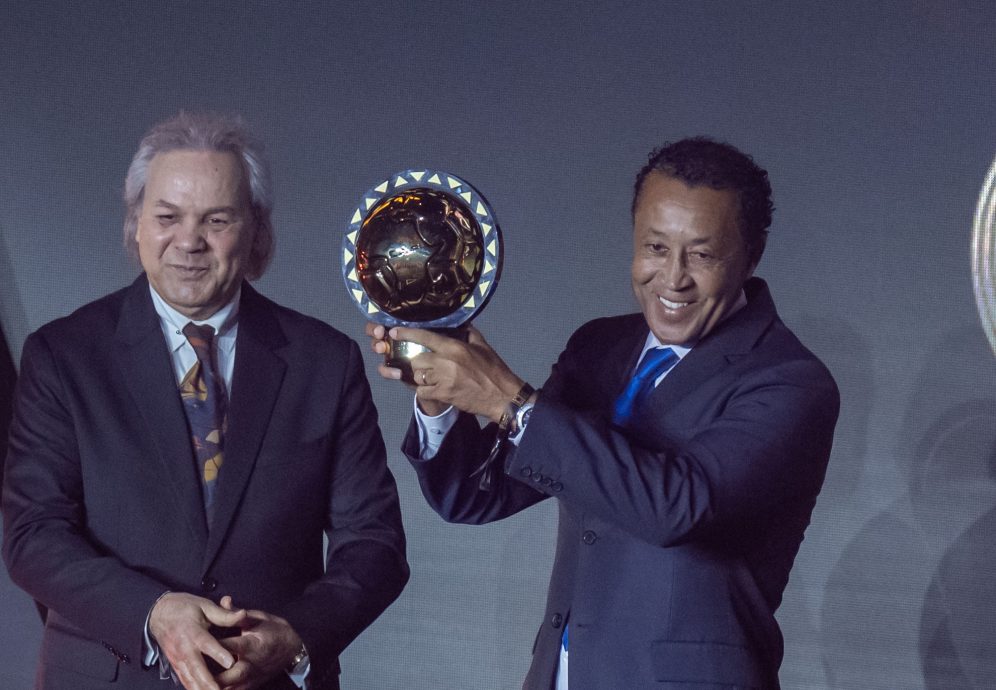 非洲足总年度颁奖典礼| 助大巴黎成就5冠伟业  哈基米当选非洲之王
