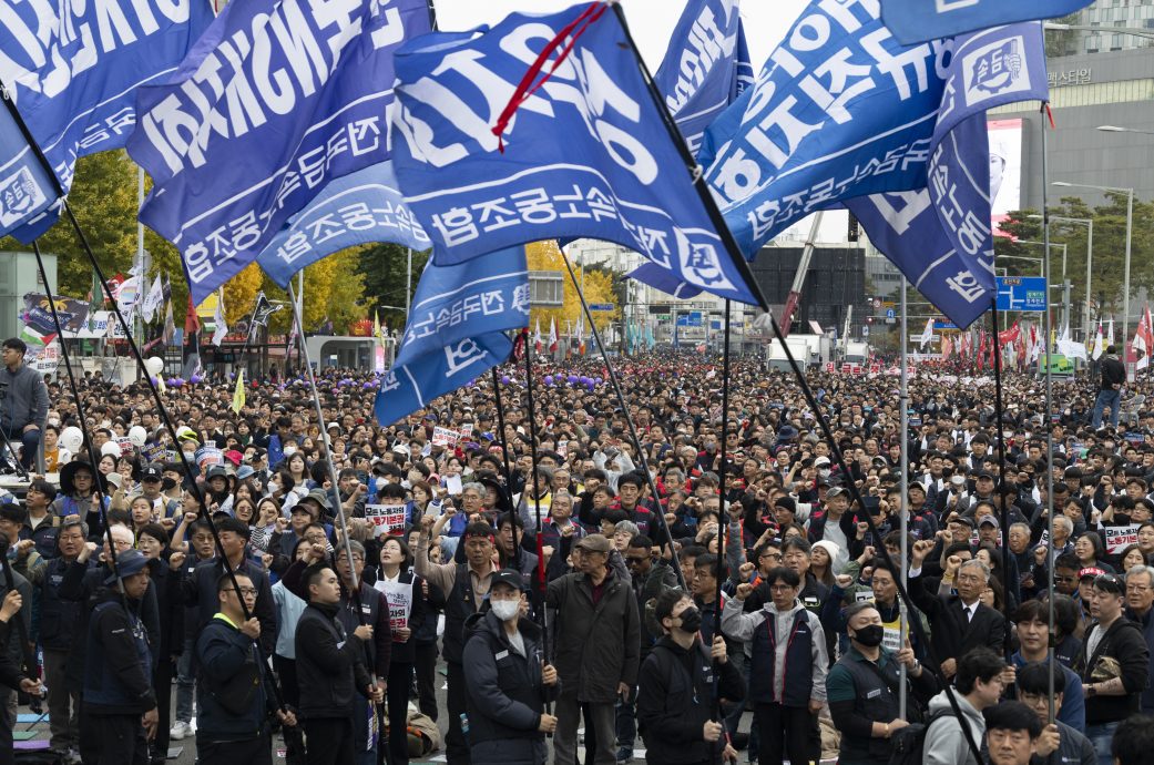 韩国两大工会首尔市区集会　喊周工作4.5天