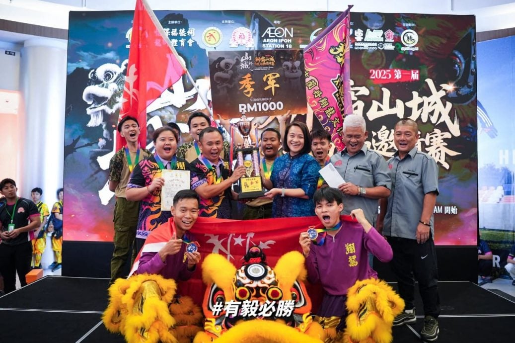 首届狮霸山城《山城杯》 哥打丁宜群艺龙狮体育会夺冠