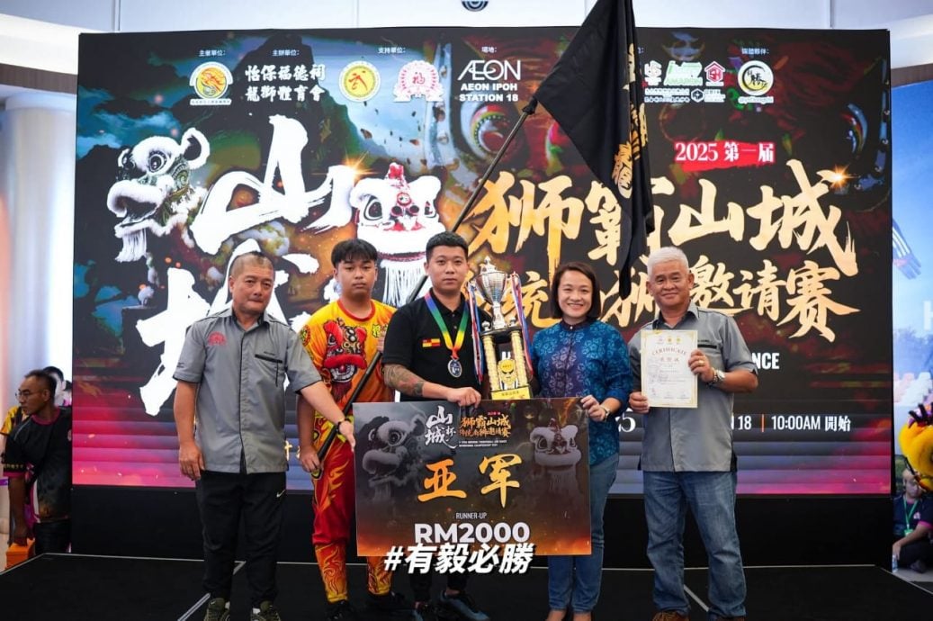 首届狮霸山城《山城杯》 哥打丁宜群艺龙狮体育会夺冠