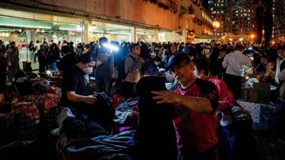 香港五级大火| 香港各界纷叫停活动 周日赛马闭门举行  收益全捐受灾者