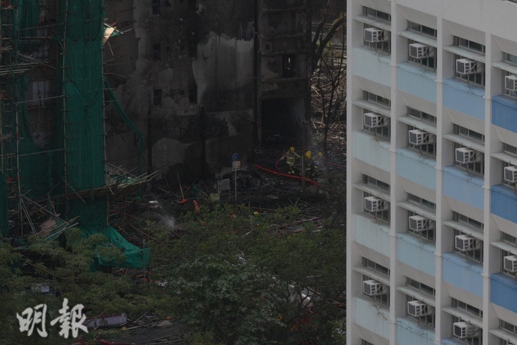 香港宏福苑五级火 | 有婴儿深夜获救 凌晨抬出多具遗体　市民代移加友人寻父母