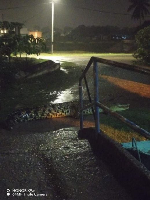 马六甲鲁容惊现鳄鱼踪影！