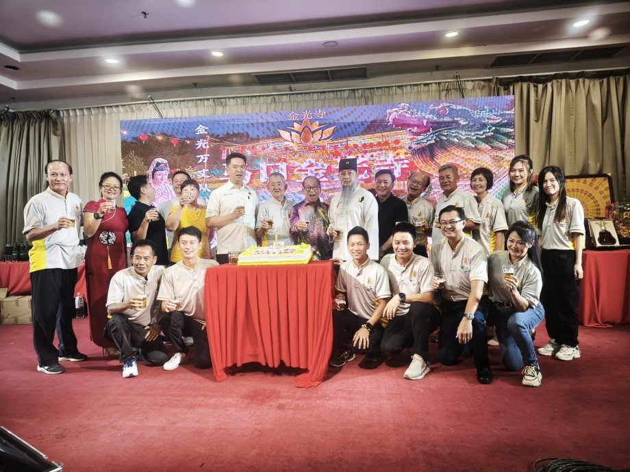 马口金光寺38周年庆典 两位议员拨款8000助购地基金