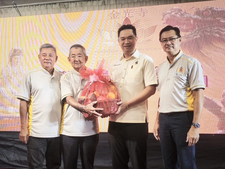 马口金光寺38周年庆典 两位议员拨款8000助购地基金