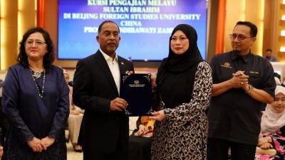 高教部：任期2年   委3人任海外访问学者