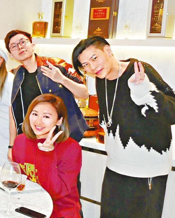 高海宁无预警公开婚纱照　网民：叫Man姐来报