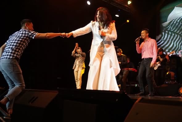 黄志明“爱驹”灵堂曝光 裘海正发文悼念