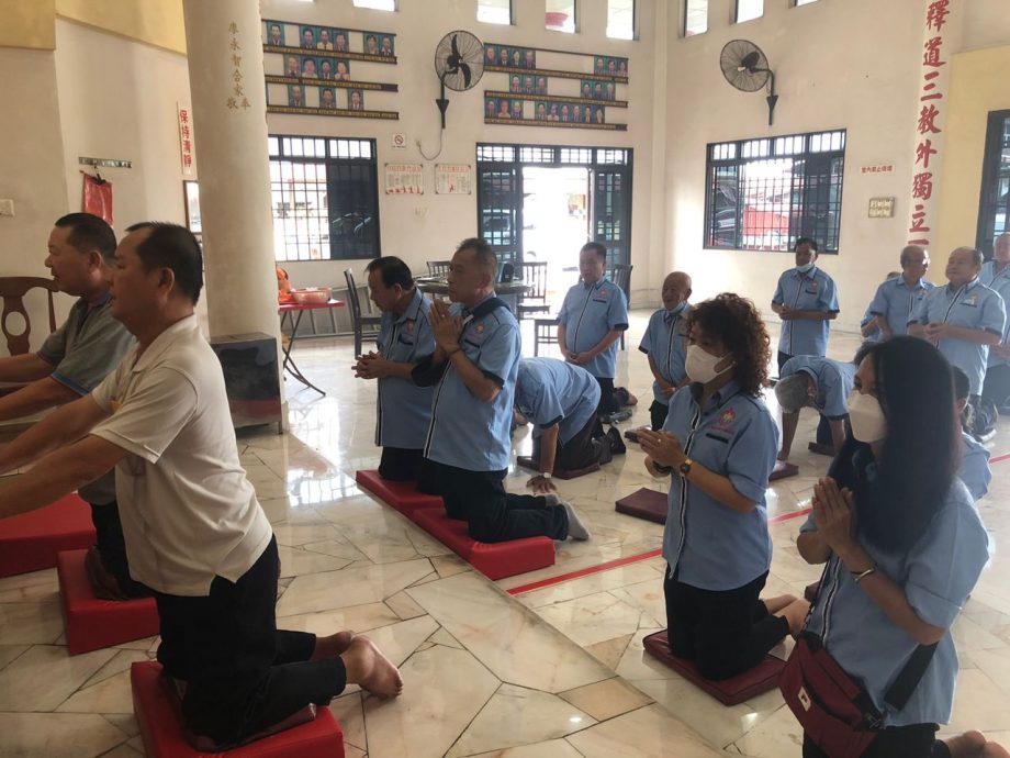 （11/11见报）大都会/异宗求同--仁嘉隆天灵道堂