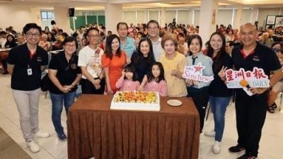 本报总社一片喜气   300星洲人温馨庆生