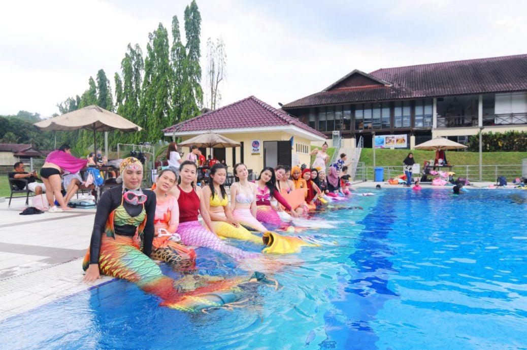 特职世界/美人鱼教练训练官