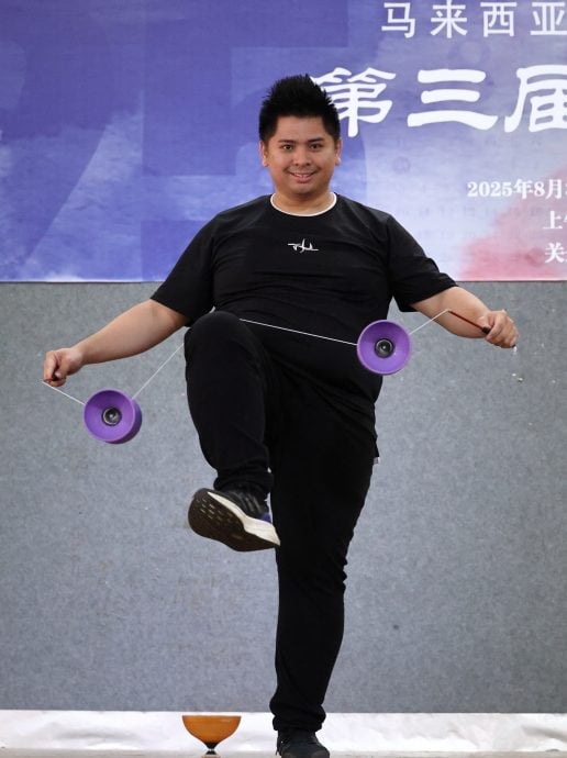 （9/11见报）星角摄/(EA)扯铃