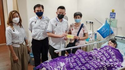 济贫及莲盘宫慈善基金会   伸援瘫痪单亲妈妈