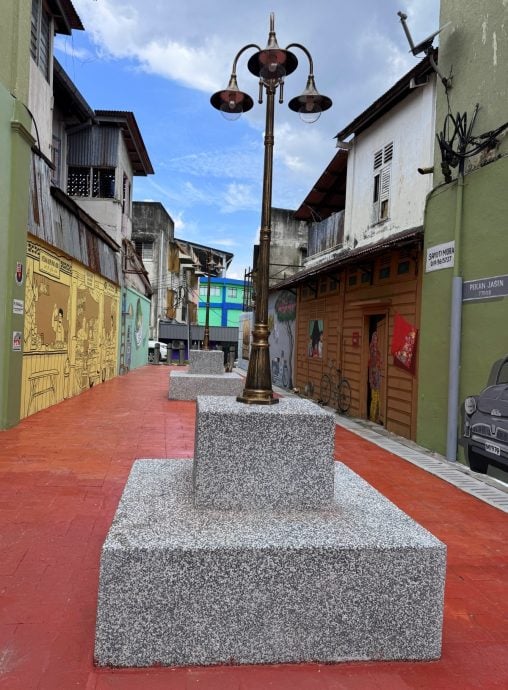 (古城封底主文)用眼睛去旅游:野新市镇艺术巷