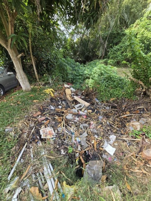 (古城封面主文)小吉里望路狭窄 几乎每月发生1宗车轮陷沟意外