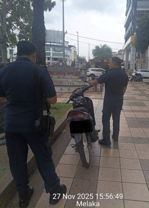 (古城封面主文)摩托车、桌椅、杂物阻碍走道,可被罚!