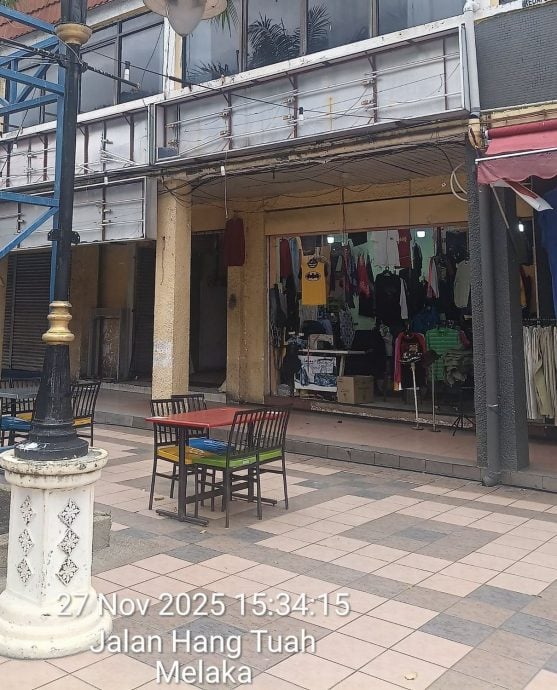 (古城封面主文)摩托车、桌椅、杂物阻碍走道,可被罚!