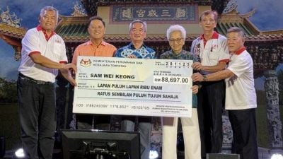 首8月网诈17亿 损失惊人    邱培栋：比政府部门整年拨款还多