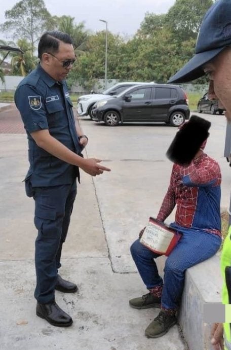 （古城封面主文／签发）卡通人偶与小贩路中兜售遭取缔·市政厅揭部分为罗兴亚人