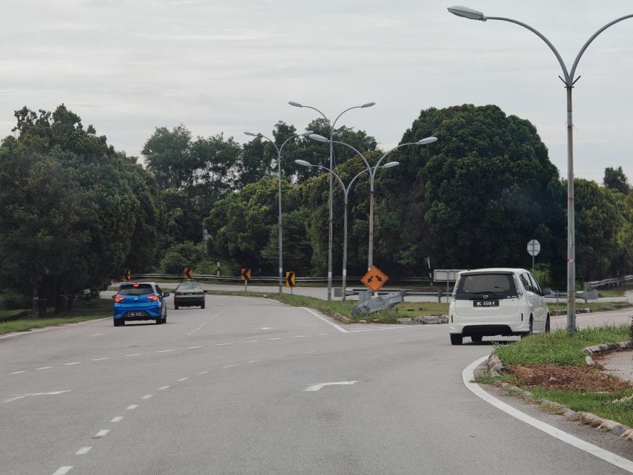 （古城封面副文）万佳市Y型岔口提升安全措施后车祸已减少