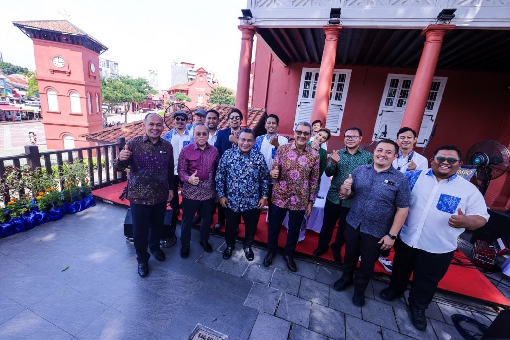 (古城封面副文)公共服务局总监丹斯里旺阿末达兰巡视无车区