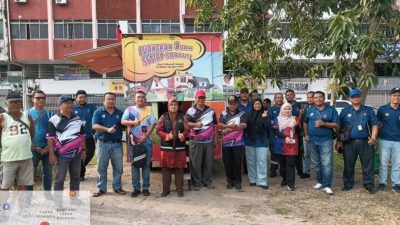 挨家挨户蚊症宣传   提高组屋民防蚊意识