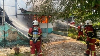 半板砖屋失火 烧毁80%无伤亡