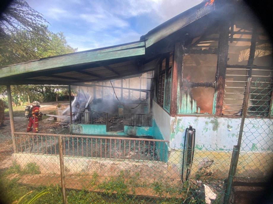 （古城版）半板砖房屋失火