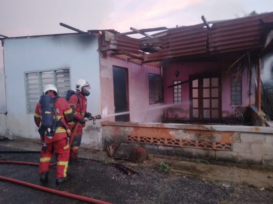 (古城版)双溪布达火灾,3间半永久结构房屋被烧毁