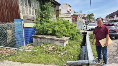 哥打拉沙马那蚊症高发区  刘志俍促维护环境卫生