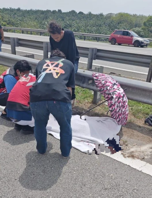 (古城版)巫裔青年摩托车失控撞防撞杆丢命