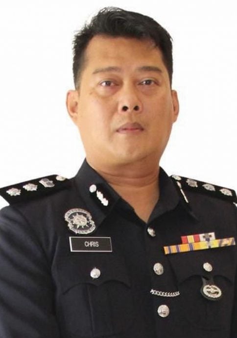 (古城版)男子佯装顾客在金店夺走金饰