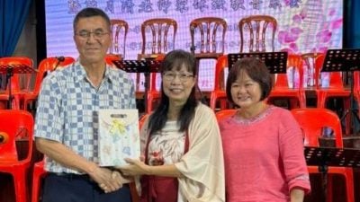 崔金梅：开办琵琶班   “陈月清点亮育小艺术路”