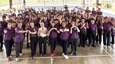 野新拉朗华小生活营   锻炼学生独立团队精神