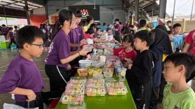 野新拉朗华文小学 “小小企业家”体验经营