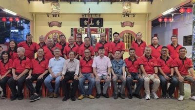 甲青山宫理事就职   黄达忠任主席