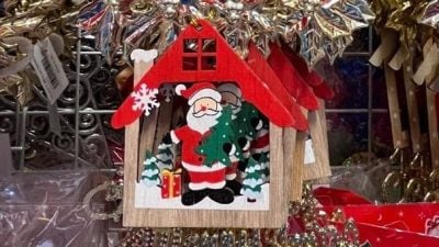 圣诞饰品上架催买气 业者：圣诞树灯饰热销