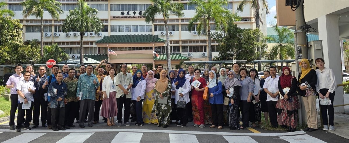 （古城第七版主文）教育部官员访培风