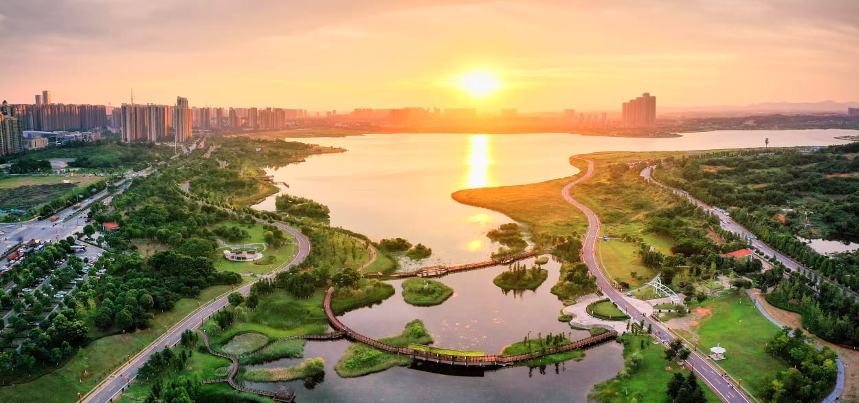 (古城第七版主文)湖南松雅湖城市“绿肺”,让当地人生活与工作平衡