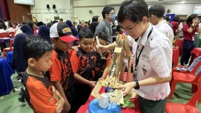 脑力盛会 创意好玩 逾30展摊吸引人潮尝新点子