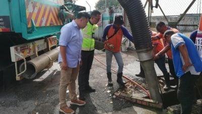 格西当选区发展协调委会携手三造   默迪卡柏迈清沟防水灾