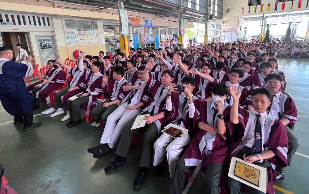 (古城第六版主文)甲公教中学2025年中五毕业与颁奖典礼