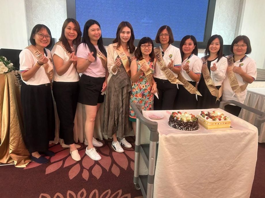 (古城第六版主文)革成学校晚宴