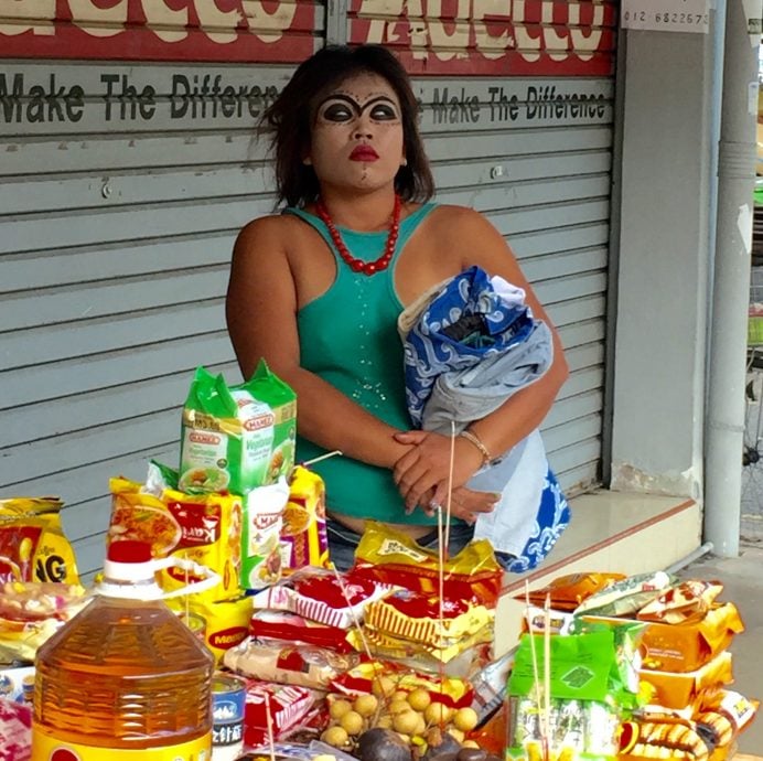 (古城第四版主文)曾在马六甲拉也扮鬼游荡的女子,因患癌已返乡