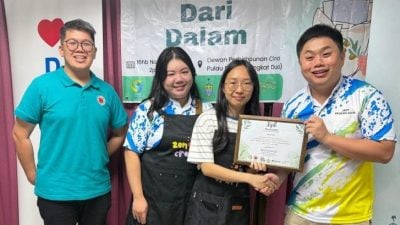 参与植物拓染布袋   50人创意中探索自我