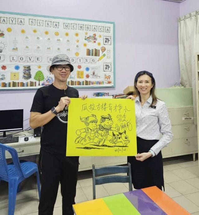 （大北马）《歌妹俩》作者徐有利  莅古楼育才学校与学生交流 